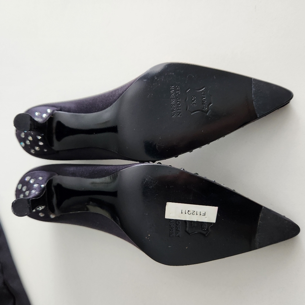 St. John Satin Pointy Toe Heels with Crystals Size 6 - Picture 11 of 13